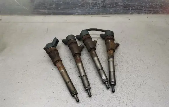 Toyota Corolla E120 E130 Fuel injectors set 0445110227 2367033040