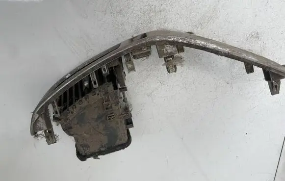 Toyota Land Cruiser (J120) Dash center air vent grill 6556440030 655644-0030