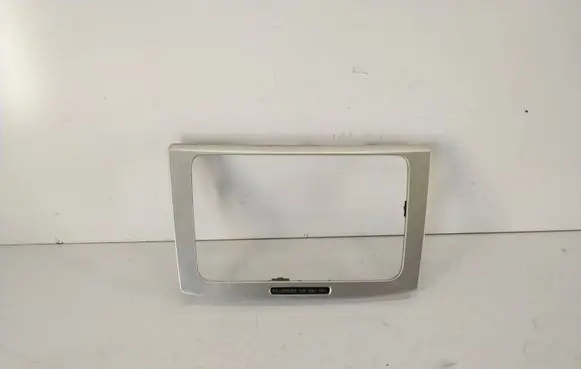 Volkswagen PASSAT B6 Radio/GPS head unit trim 3C0858069P