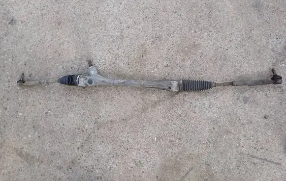 Toyota Avensis T270 Steering rack 0J030228 PA000360