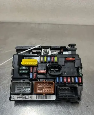 Peugeot 308 Fuse box set 9667199680R08