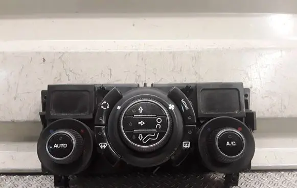 Citroen C3 Picasso Climate control unit 96863912XU