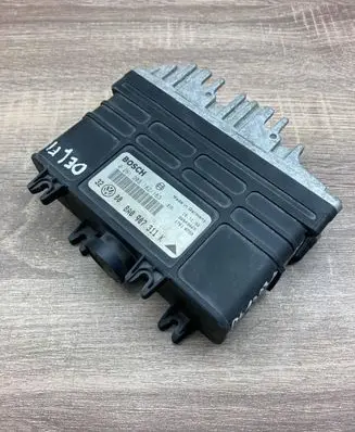 Volkswagen Golf III Engine control unit/module ECU 8A0907311K 0261203182