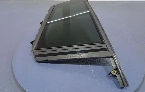 BMW X4 F26 Rear door window glass 7416544