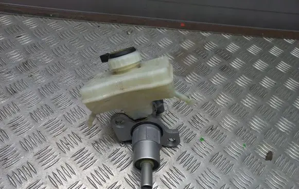 Audi A7 S7 4G Master brake cylinder 8K0611301A 8K0611301