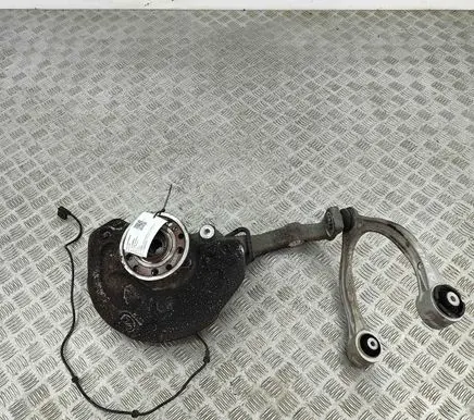 Mercedes-Benz C W205 Front wheel hub A2053305601 A2053322800