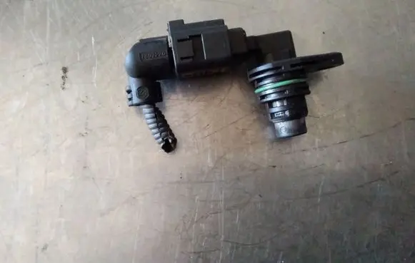 Camshaft position sensor
