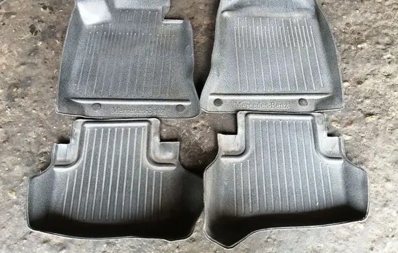 Mercedes-Benz E W212 Car floor mat set A2126840102 A2126840002 A2126840402
