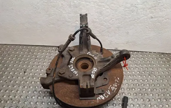 Renault Clio IV Front wheel hub spindle knuckle S25056035 400145894R