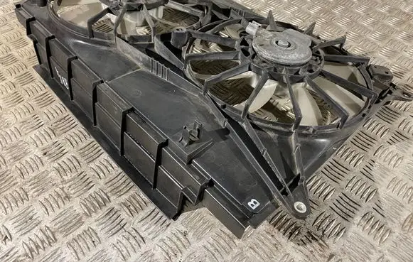 Toyota RAV 4 (XA40) Air conditioning (A/C) fan (condenser)