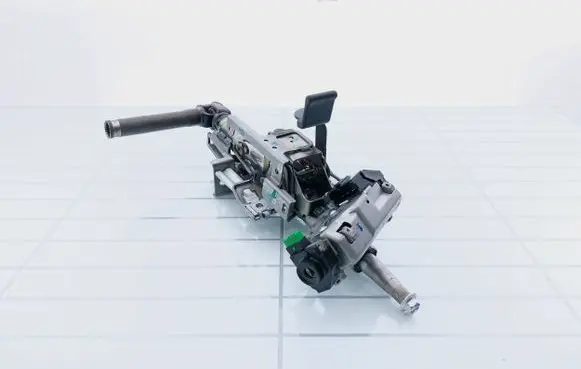 Steering wheel axle set