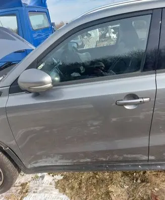 Suzuki Vitara (LY) Front door
