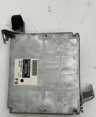 Toyota Corolla Verso AR10 Engine control unit/module 896610F090