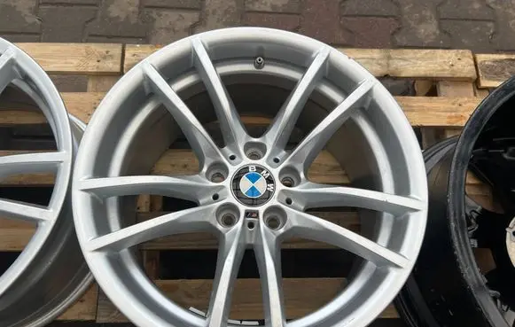 BMW M3 F80 R18 alloy rim 2284906