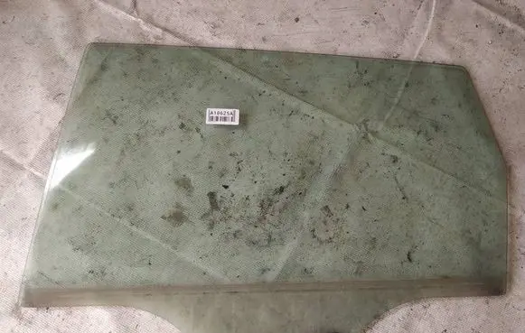 Rear door window glass