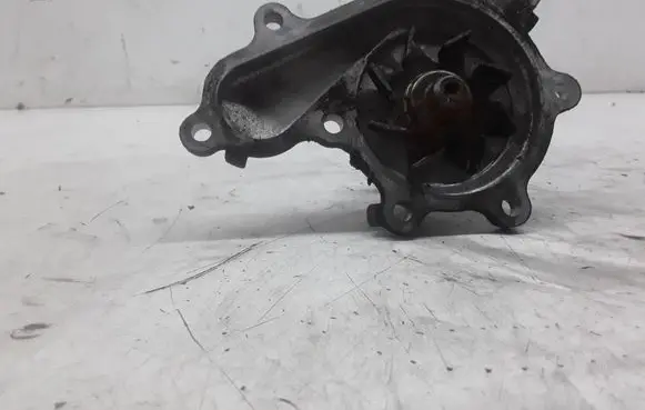 Nissan X-Trail T30 Water pump WAYD1