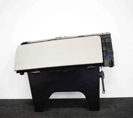 Glove box
