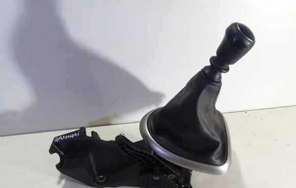 Nissan Qashqai Gear selector/shifter in gearbox 