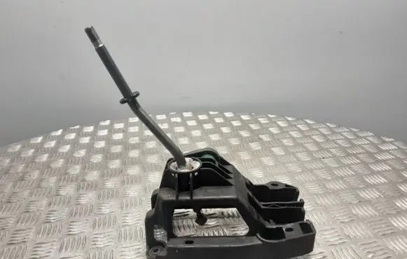 Toyota Avensis T250 Gear shifter/selector 335300510