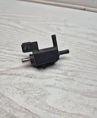 Volvo V70 Turbo solenoid valve 8627299 72224006 03T196
