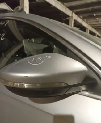 Volkswagen PASSAT B7 Manual wing mirror 