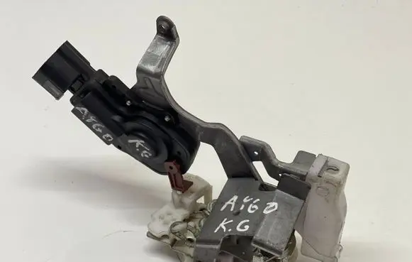 Toyota Aygo AB10 Rear door lock