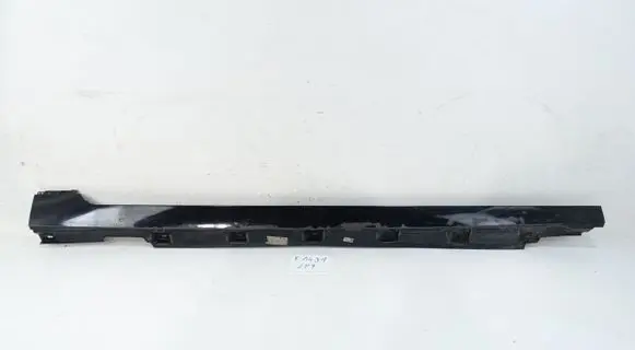 Volkswagen PASSAT B8 Sill 3G0853858F