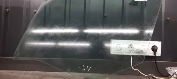 Peugeot 308 Front door window glass four-door
