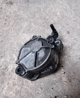 Peugeot 407 Vacuum pump