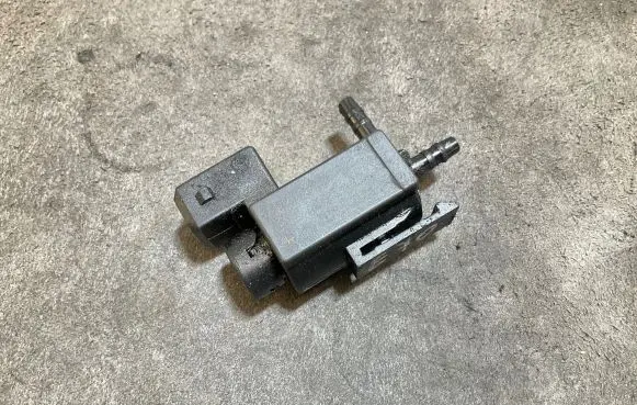 BMW X5 E70 Turbo solenoid valve 70231800 09T343 7810831