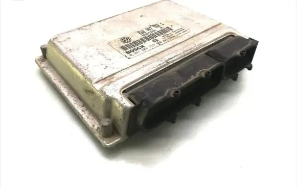 Volkswagen PASSAT B5 Engine control unit/module 8D0907558G 0261204773 26SA0000