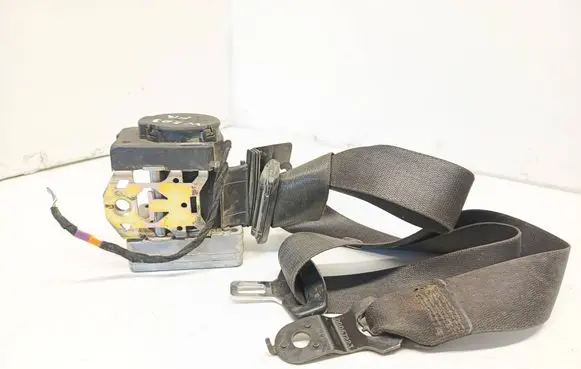 Mercedes-Benz C W203 Front seatbelt 2018680222 26758