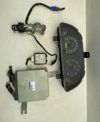 Subaru Forester SF Engine ECU kit and lock set 22611AE900 A18000DQ5 89205FC001