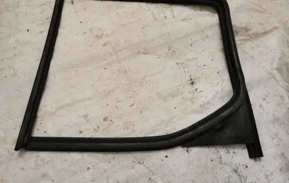Citroen Berlingo Rubber seal rear door 9818017380 PP309F