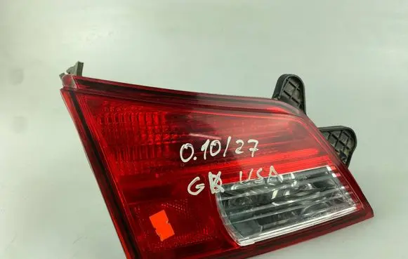 Subaru Outback Tailgate rear/tail lights 2ZR946094