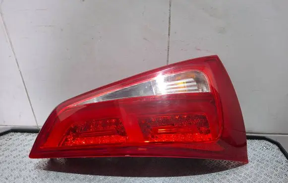 Audi A1 Tailgate rear/tail lights 8X0945093E