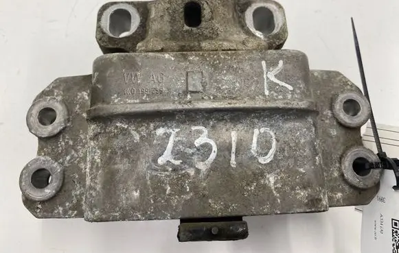 Volkswagen Touran I Engine mount bracket 1K0199555