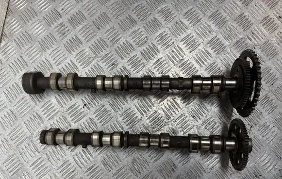 Toyota Corolla Verso AR10 Camshaft 135020R010 135230R010