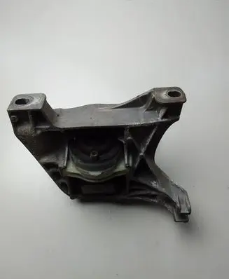 Citroen C4 II Picasso Engine mount bracket 4A103720