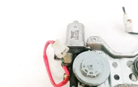 Mitsubishi Pajero Sport I Front door window regulator motor 2621003220 262100-3220
