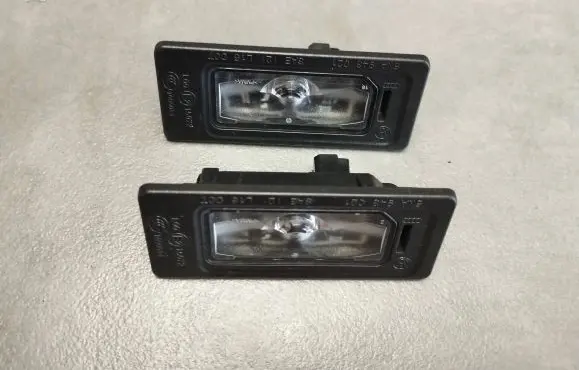 Skoda Octavia Mk4 Number plate light 5NA943021
