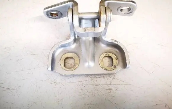 Opel Astra J Rear door lower hinge