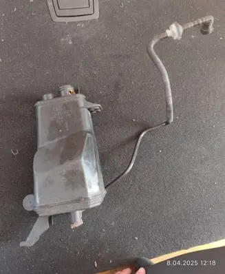 Audi TT Mk1 Active carbon filter fuel vapour canister 8N0201803M 8N0201803