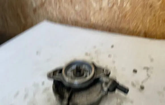 Audi A6 S6 C6 4F Vacuum pump 057145100AE