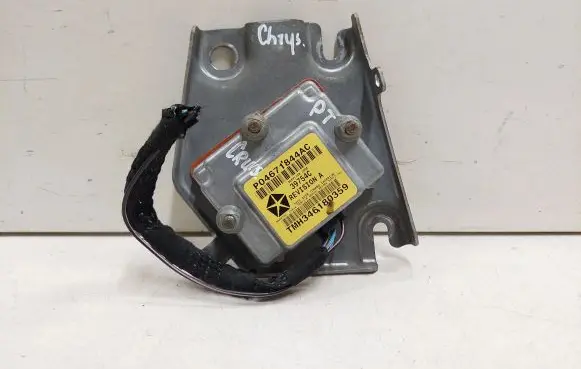Chrysler PT Cruiser Airbag deployment crash/impact sensor P04671844AC 39754C TMH346180359