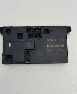 Mercedes-Benz CLS C219 Door control unit/module 2198201226 00005030 SW40104