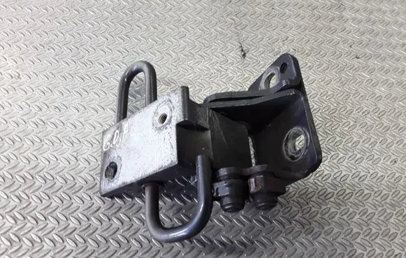 Skoda Octavia Mk1 (1U) Rear door lower hinge 4B0833412D