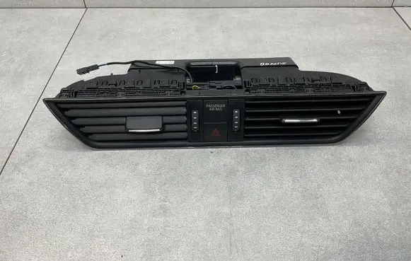 Skoda Superb B8 (3V) Dash center air vent grill 3V0820951D