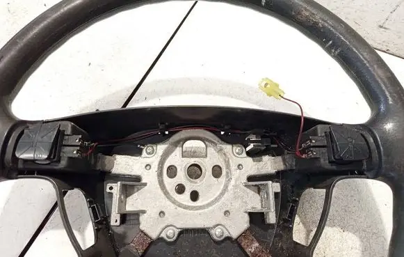 Chevrolet Aveo Steering wheel buttons/switches 