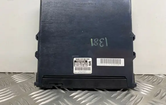 Toyota Avensis T270 Start/Stop control module 8926005010